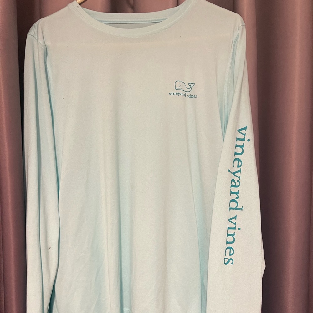 Vineyard vines top